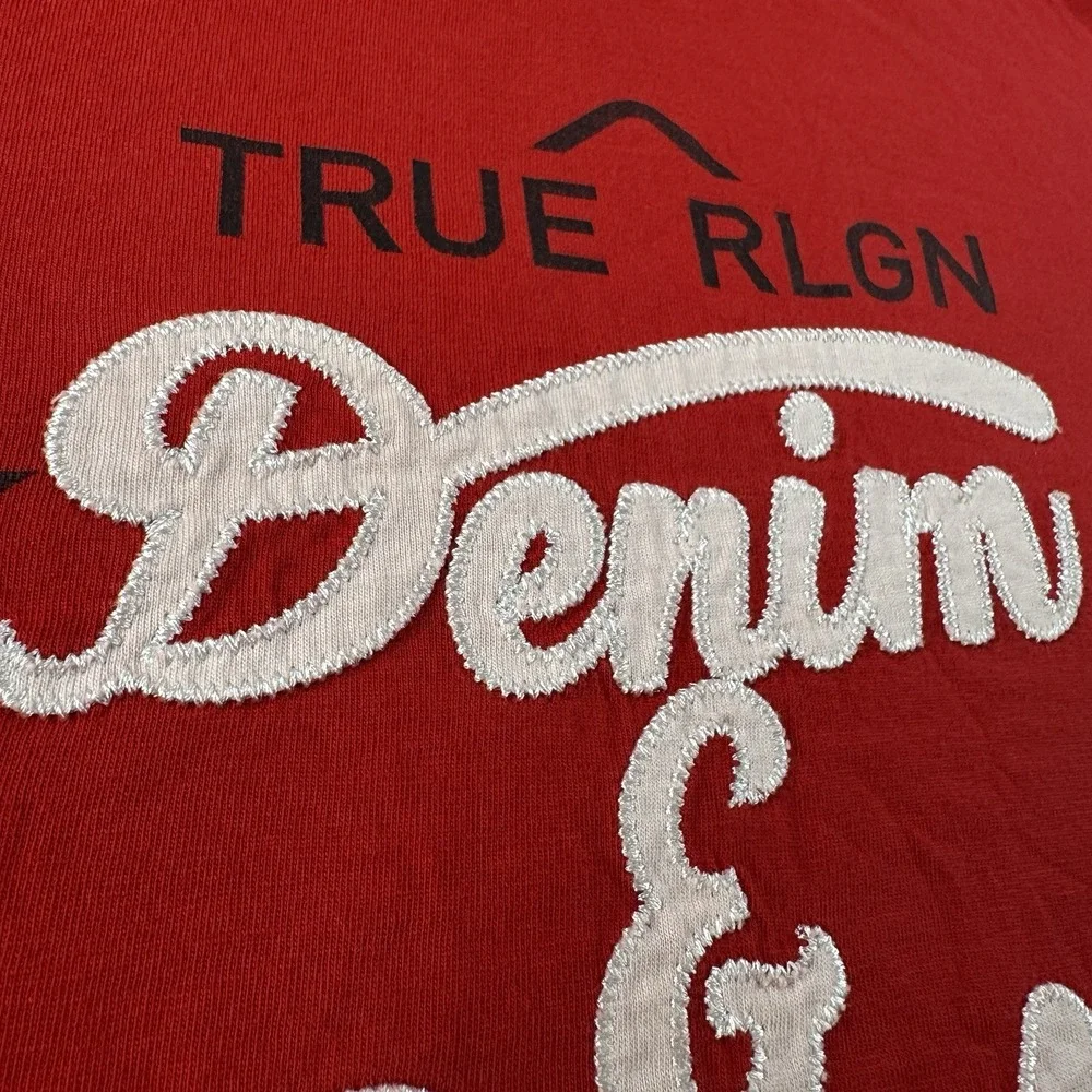 True Religion T-Shirt Mens Large Logo Short Sleeve Cotton Red Denim & Jeans
